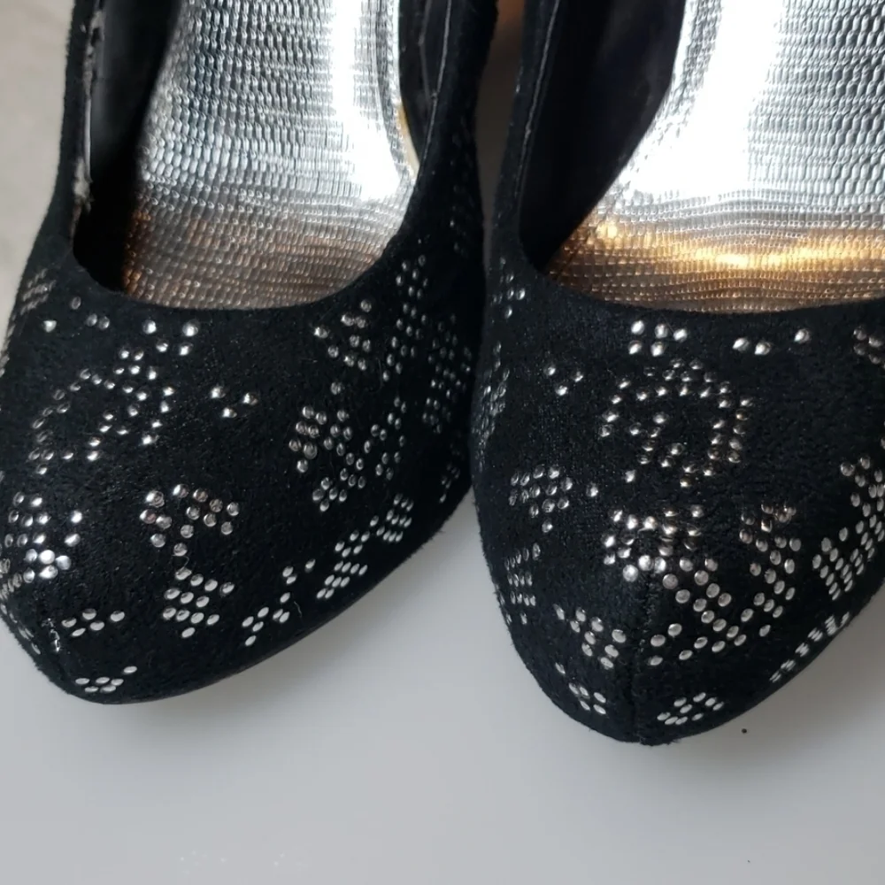 EUC Anne Michelle heels